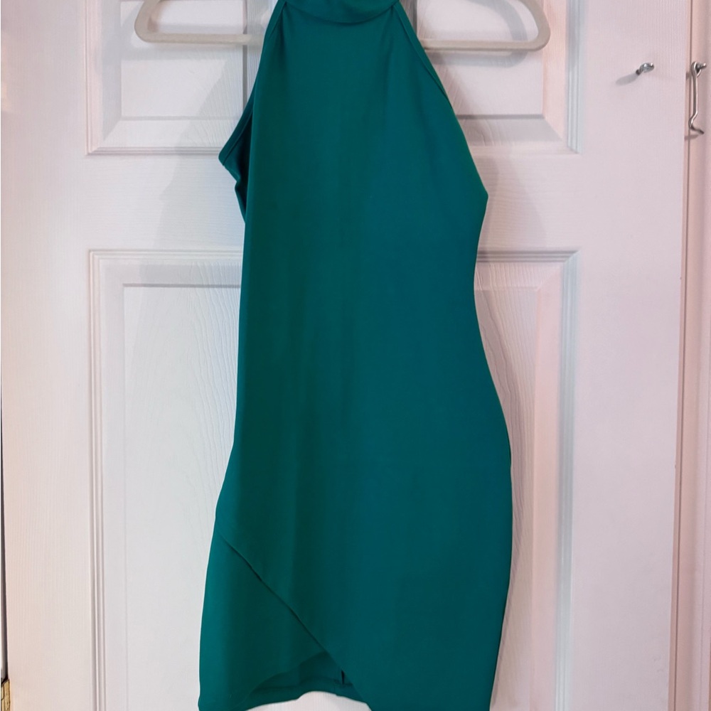 Tegan Wrap Mini Dress in Kelly Green
SUPERDOWN - Picture 4 of 10
